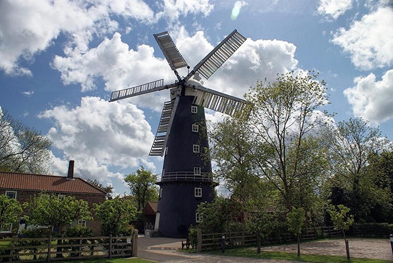 The Windmill Hotel Alford  Eksteriør billede
